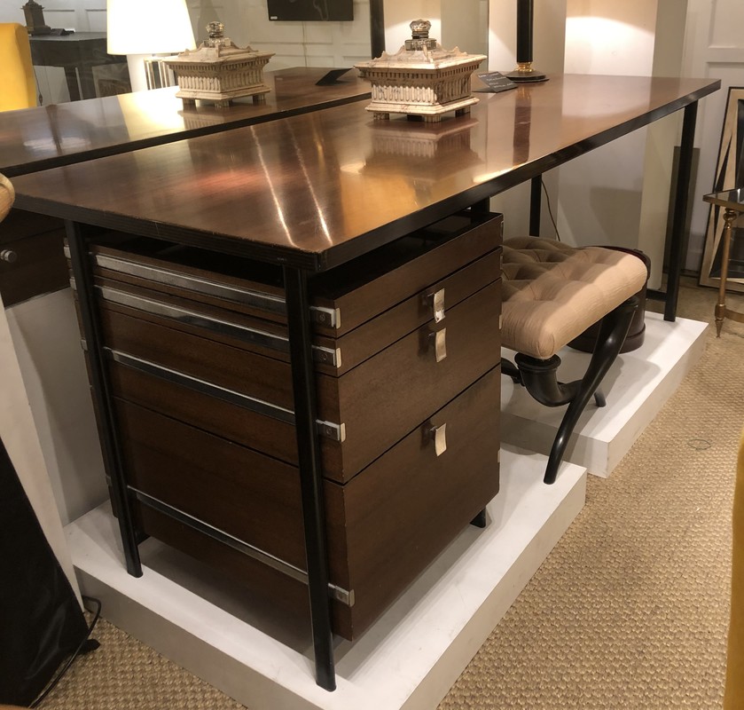 F 888 YD Jules Wabbes Desk