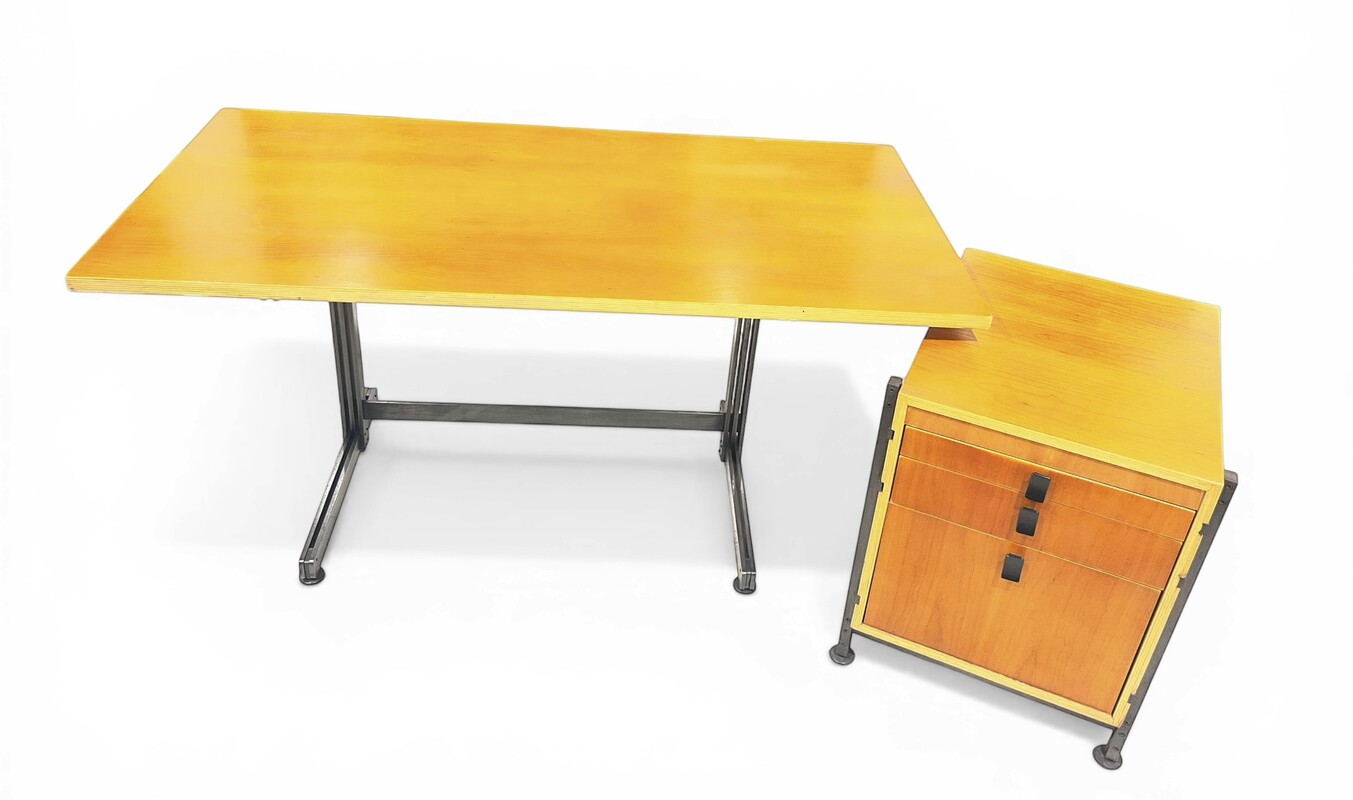F 895 PL desk by Jules Wabbes for Mobilier international, 1965