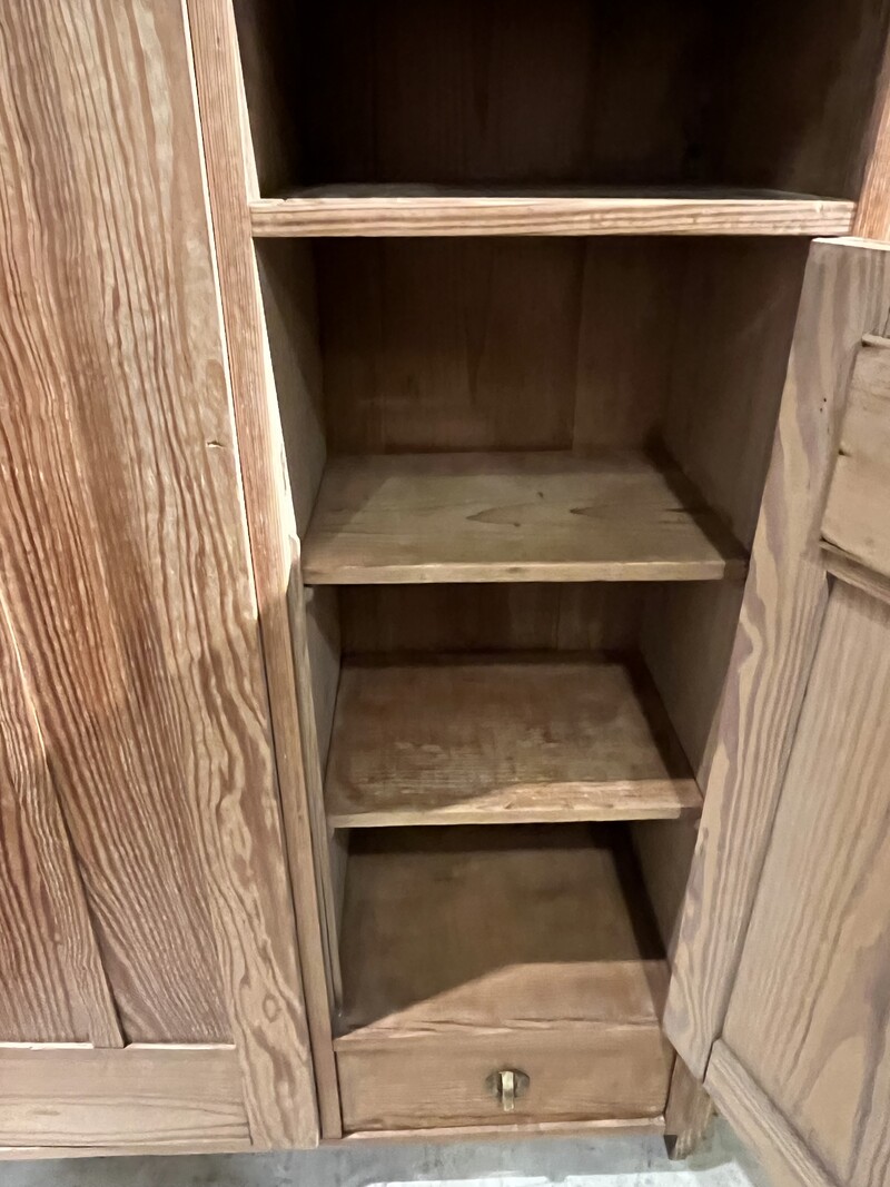 F 907 DAN Pitch-pine with ceramic tiles 