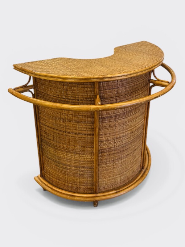 F 920 AG rattan Bar circa 1970