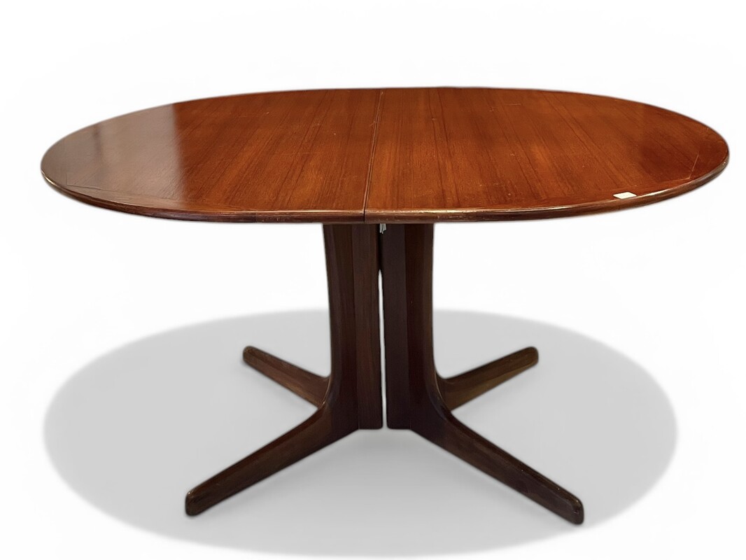 F 925 APO teak extendable dining table by Bauman