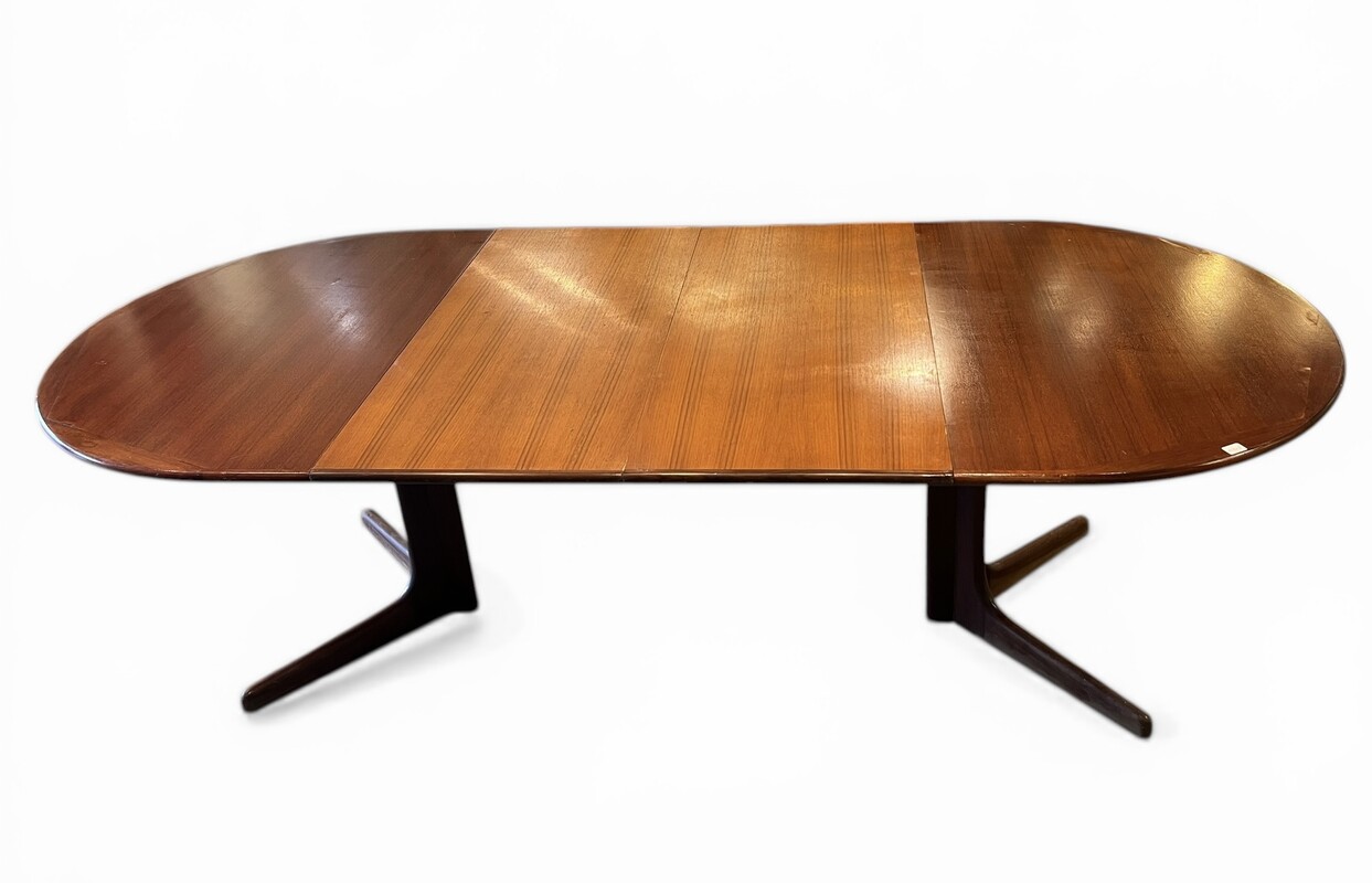 F 925 APO teak extendable dining table by Bauman