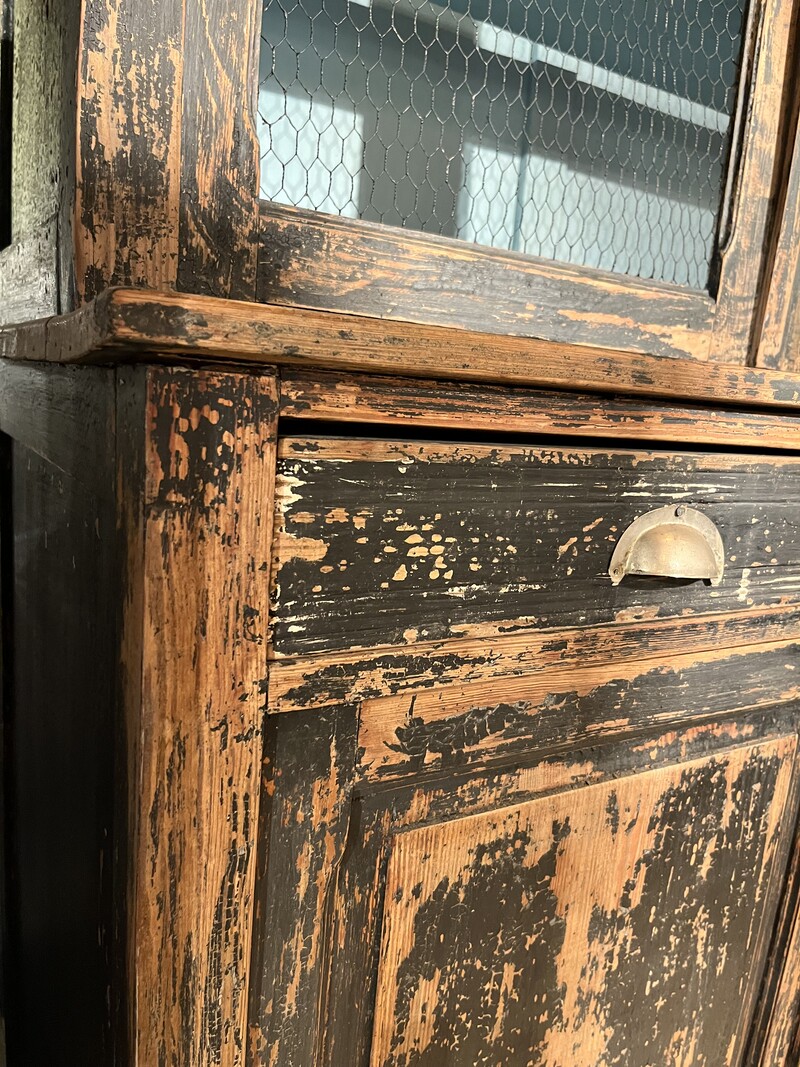 F 963 DAN French patinated « vaissellier »