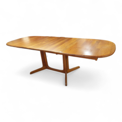 F 965 JC Solid teak expendable dining table, Denmark 1970s 