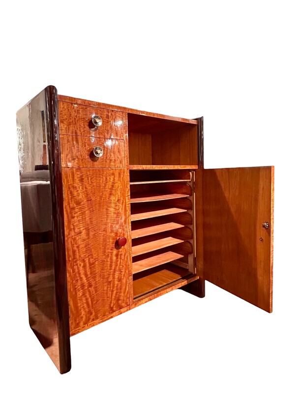 F 972 AS Art Deco chest of drawers, UK 1930, Madrona burl, boxwood and Bakelite, totally restored 