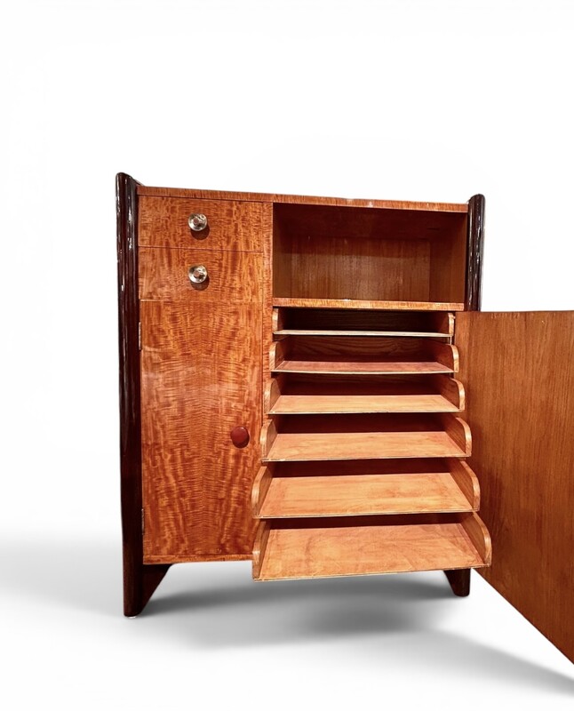 F 972 AS Art Deco chest of drawers, UK 1930, Madrona burl, boxwood and Bakelite, totally restored 