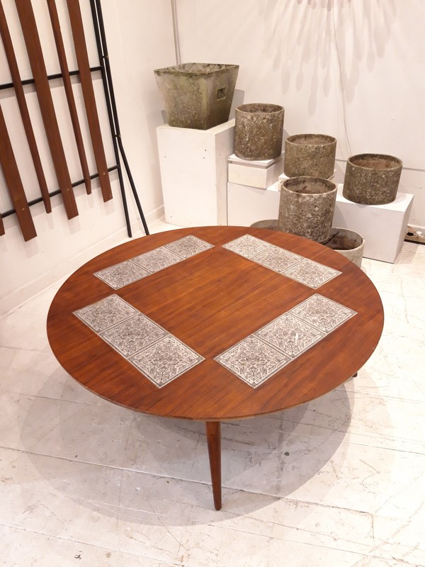 F572 apo circular tea table