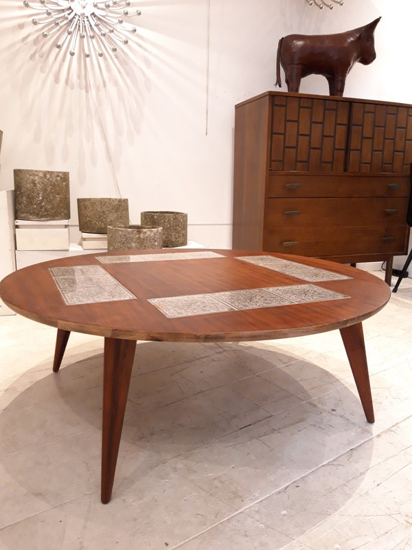 F572 apo circular tea table