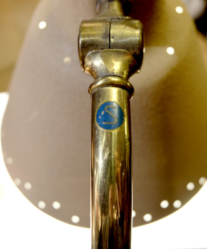 L 011 JC floor lamp Italy in brass, metal and wood. 1950