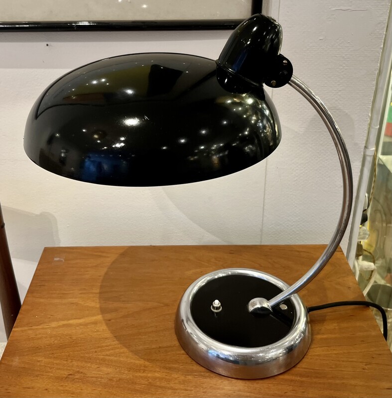 L 022 AS Escolux desk lamp 