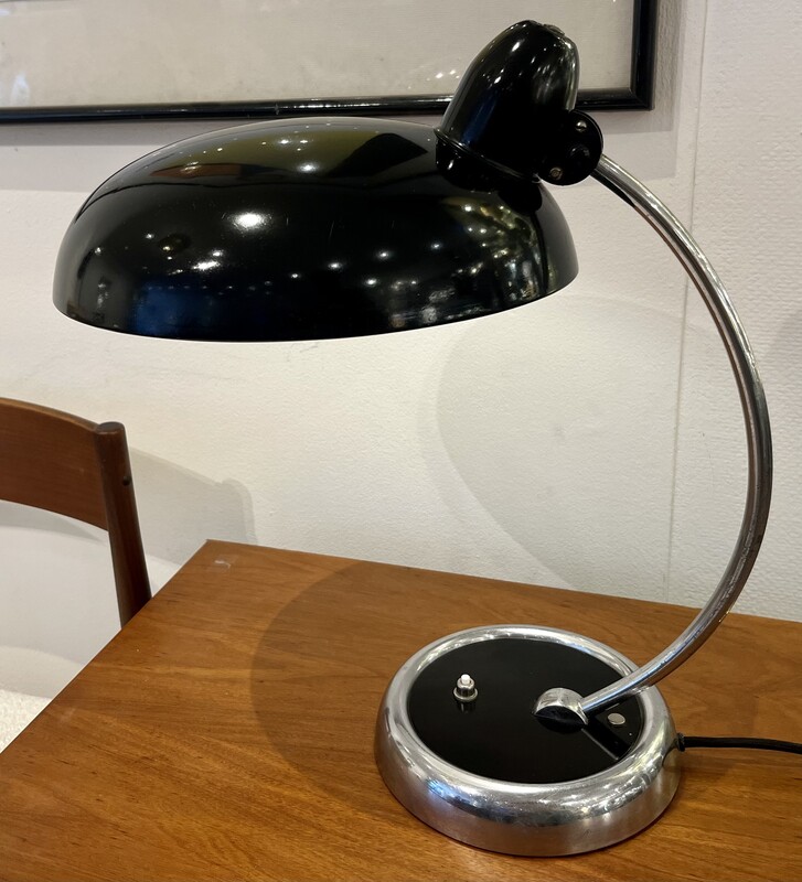 L 022 AS Escolux desk lamp 