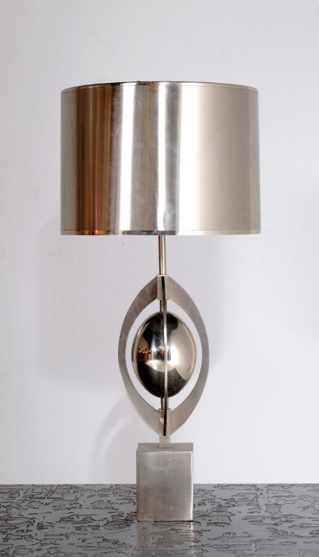L 035 YD Table lamp by maison charles with metal shade, signed. France 1970