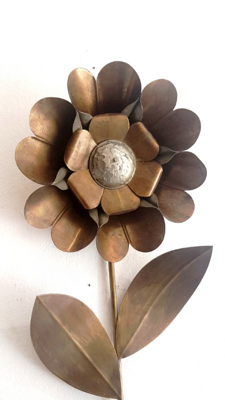 L 169 JC Large wall lamp in brass and tin in the manner of Maison Charles 1970