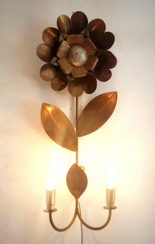 L 169 JC Large wall lamp in brass and tin in the manner of Maison Charles 1970
