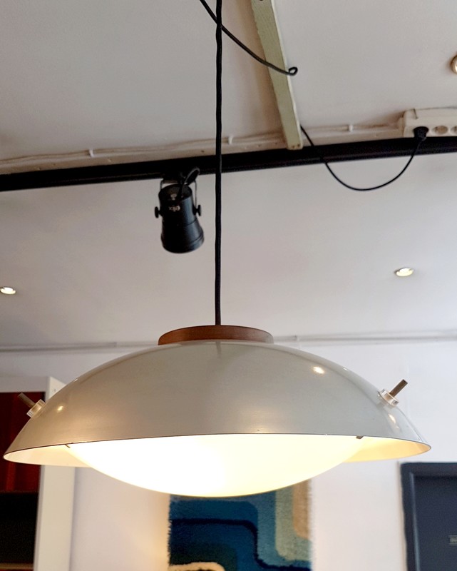 L 438 JFC Italian chandelier Ca 1960