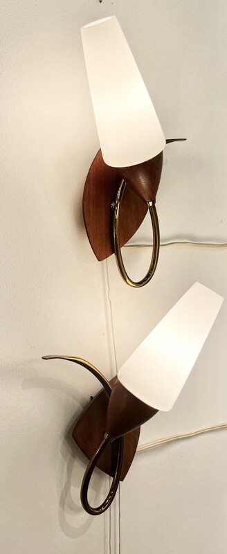 L 450 JD/RC pair of teak, brass and opalin wall lamps, 1950’s