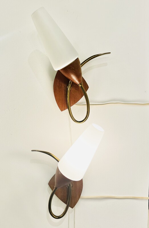L 450 JD/RC pair of teak, brass and opalin wall lamps, 1950’s
