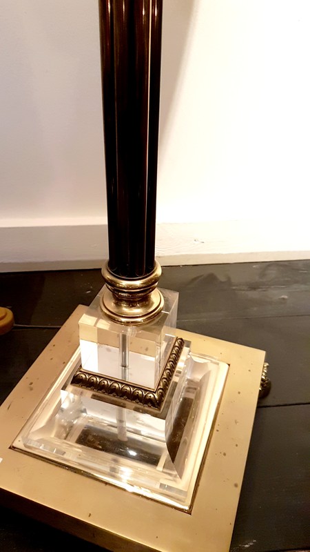 L 453 FD Gilt bronze and lucite regency floorlamp