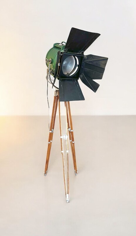 L 467 APO tripod cinema spotlight, Hollywood USA
