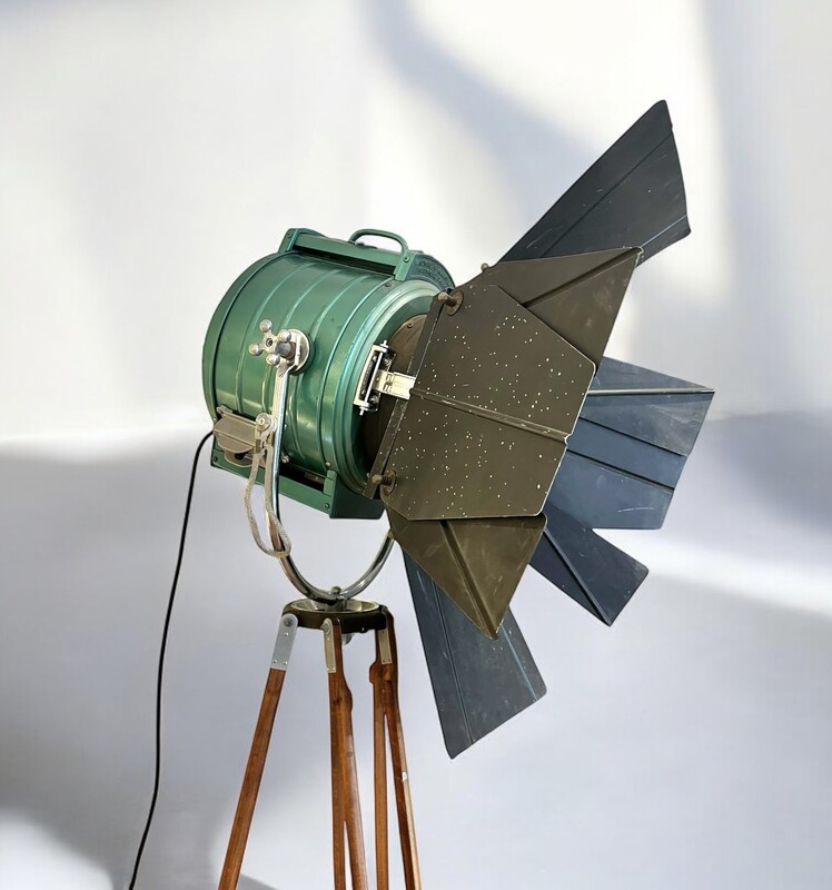 L 467 APO tripod cinema spotlight, Hollywood USA