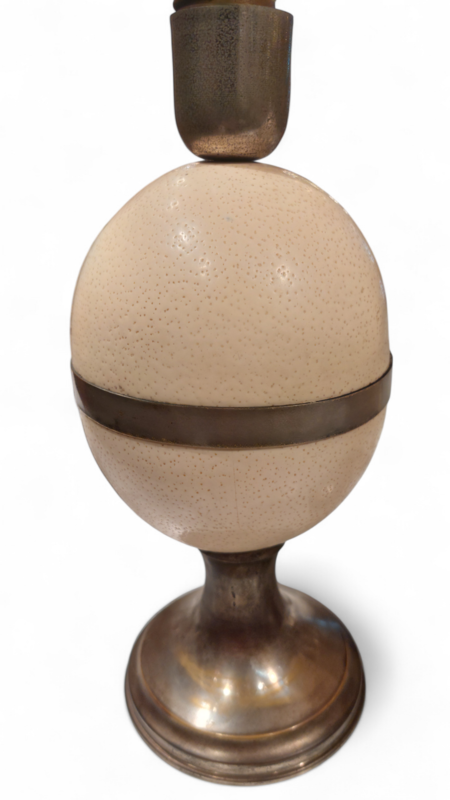 L 470 JC Pair of lamp-mounted ostrich eggs, silver-plated metal, Ca 1930