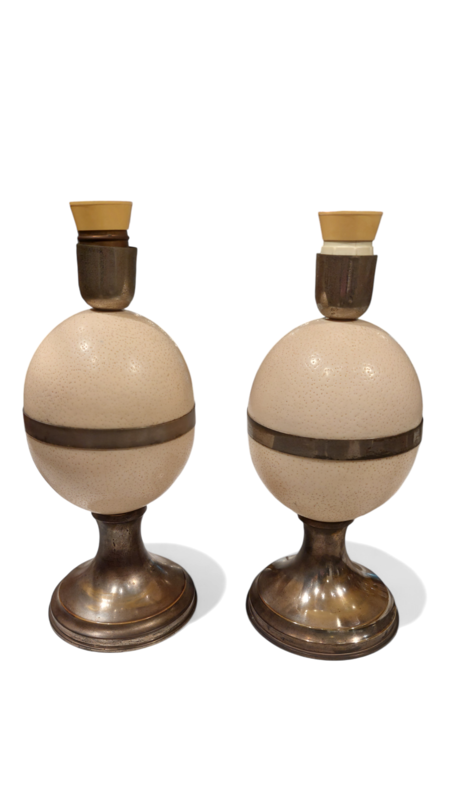 L 470 JC Pair of lamp-mounted ostrich eggs, silver-plated metal, Ca 1930