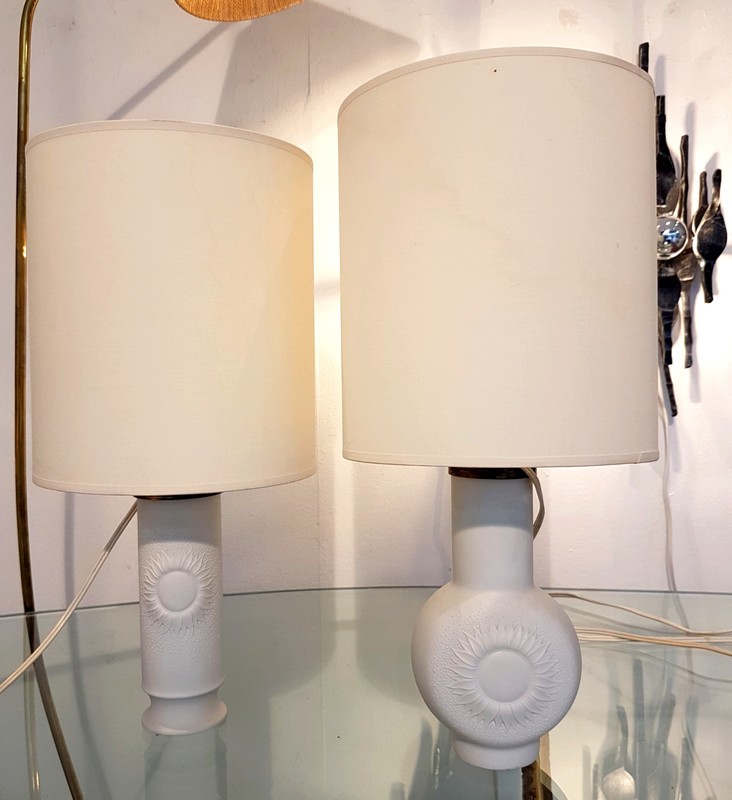 L 486 FD Pair porcelain biscuit table lamps 1970s