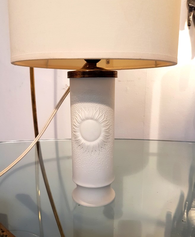 L 486 FD Pair porcelain biscuit table lamps 1970s