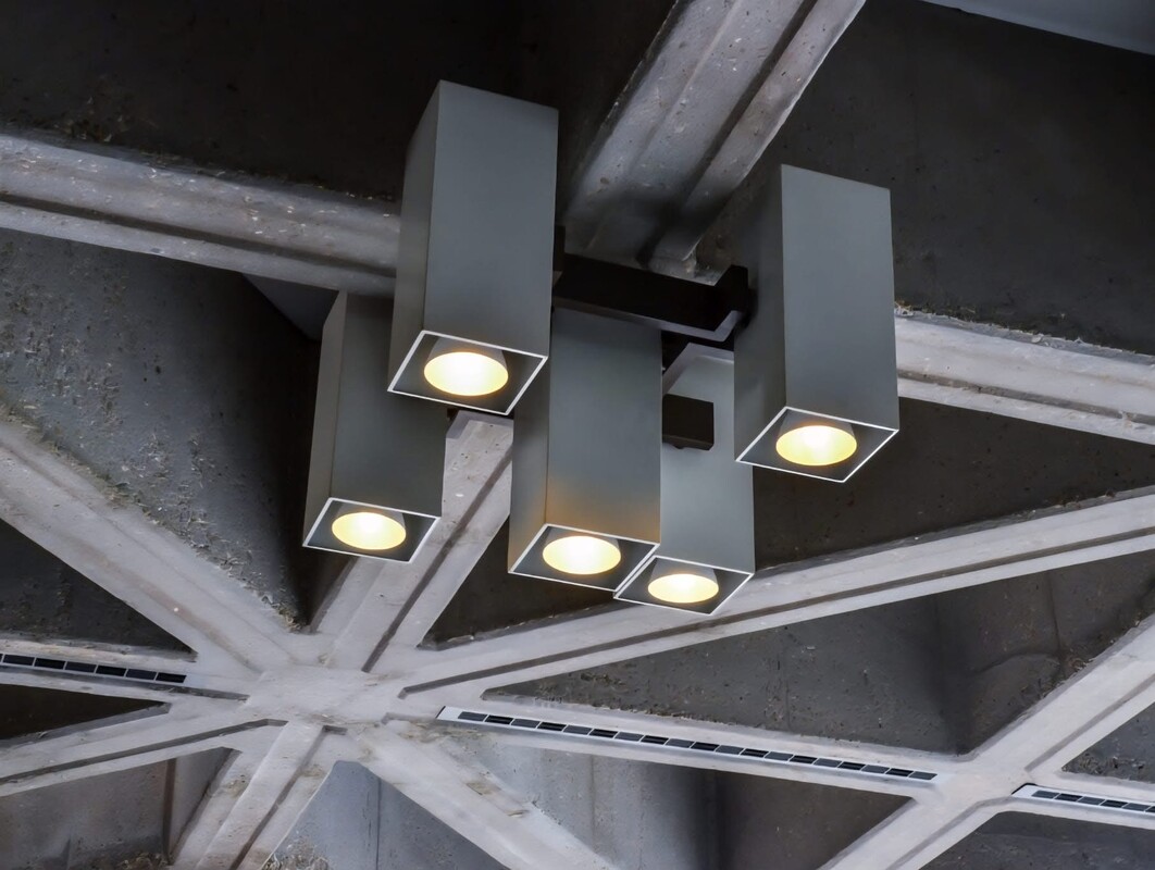 L 570 AG rare historic chandelier from Royal Belge designed by R. staples and P. Dufau 1960,s