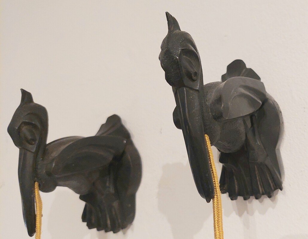 L 601 Apo Pair Art déco scones, Bronze and glass paste, base and glass signed 