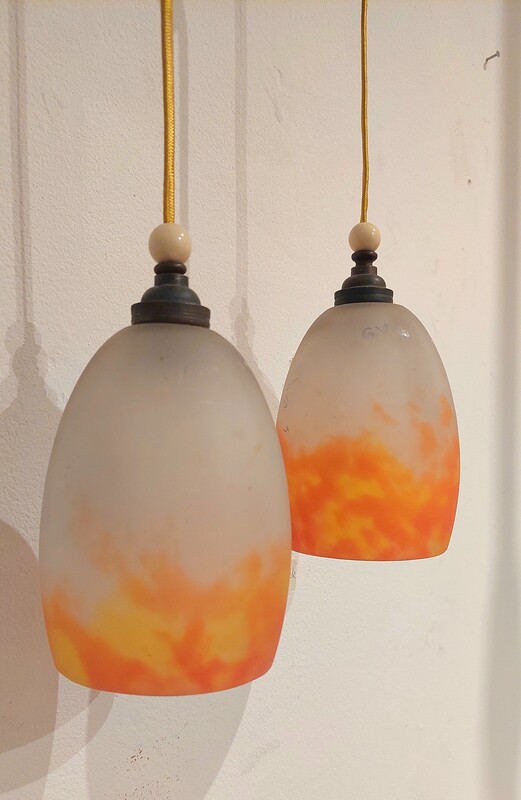 L 601 Apo Pair Art déco scones, Bronze and glass paste, base and glass signed 