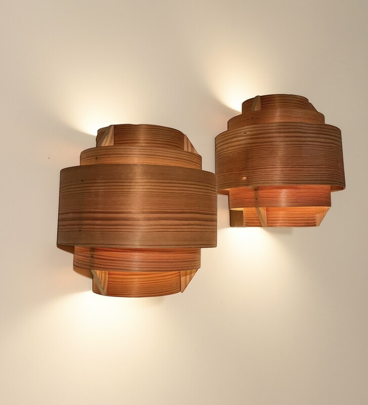 L 628 JB Pair Wall-Lamps V-155 in pine wood & copper Design by Hans-Agne Jakobsson Manufactured by Markaryd in Sweden