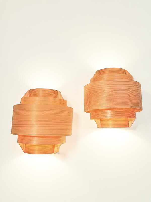 L 628 JB Pair Wall-Lamps V-155 in pine wood & copper Design by Hans-Agne Jakobsson Manufactured by Markaryd in Sweden