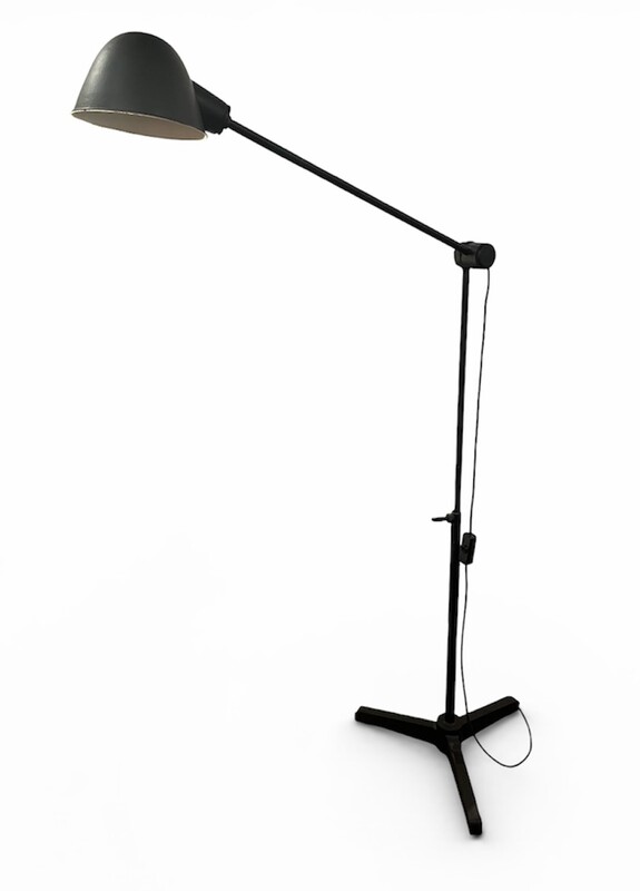 L 662 RP Modernist articulated floor lamp, 1930