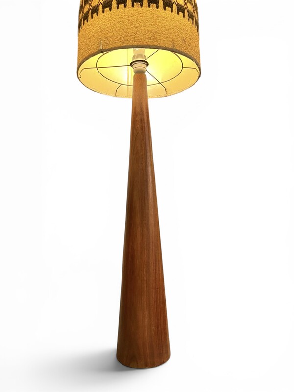 L 663 CW vintage teak floorlamp