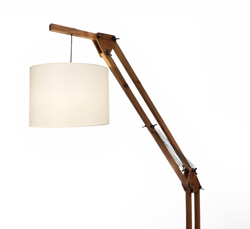 L 700 OB articulated pine floor lamp by D. Pigeon, France 1970