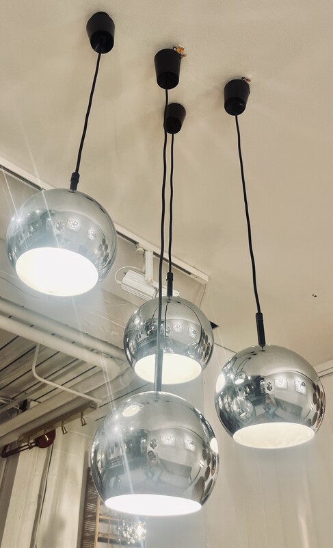 L 992 CW set of 4 ball lamps, 1970