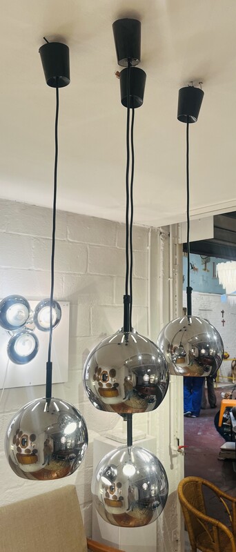 L 992 CW set of 4 ball lamps, 1970