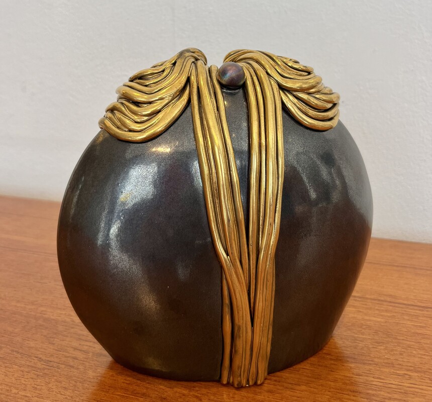 M 030 AG George Deliege ceramic vase