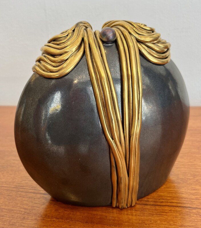 M 030 AG George Deliege ceramic vase