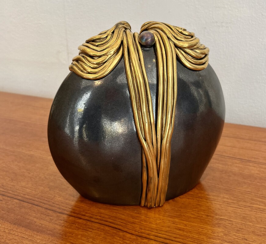 M 030 AG George Deliege ceramic vase