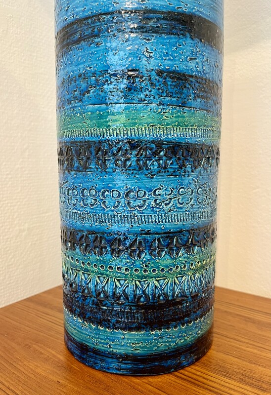 M 072 JC Large blue ceramic vase by Aldo Londi for Bitossi, Rimini, Italy 1960’s
