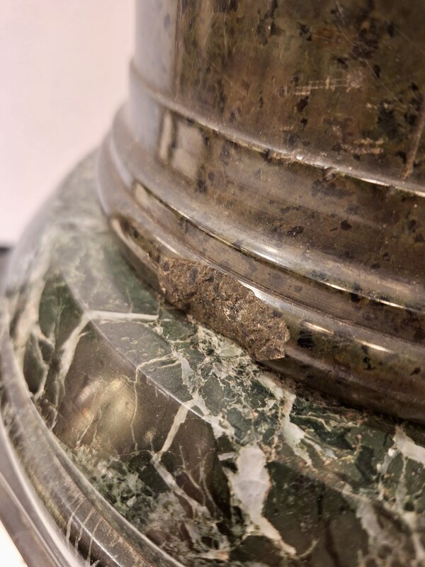 M 094 AG black and green marble column