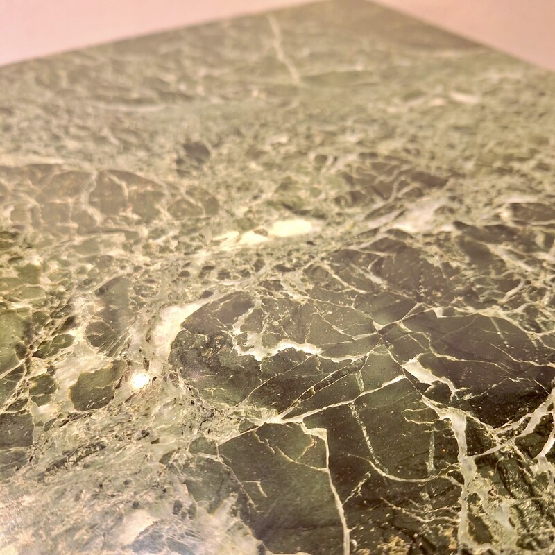 M 094 AG black and green marble column