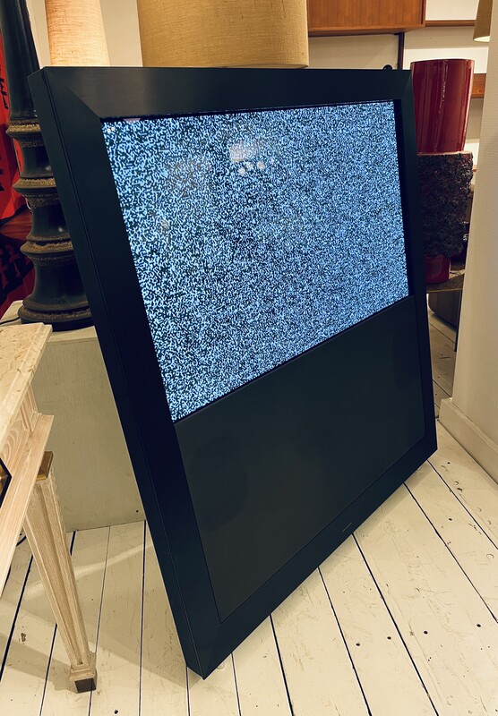 M 097 JFC Bang and Olufsen Beovision 5 plasma television 
