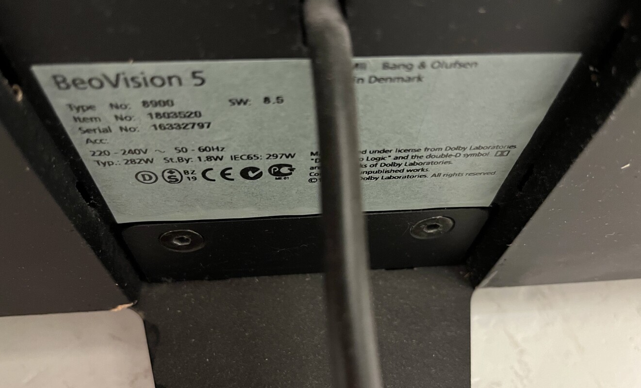 M 097 JFC Bang and Olufsen Beovision 5 plasma television 