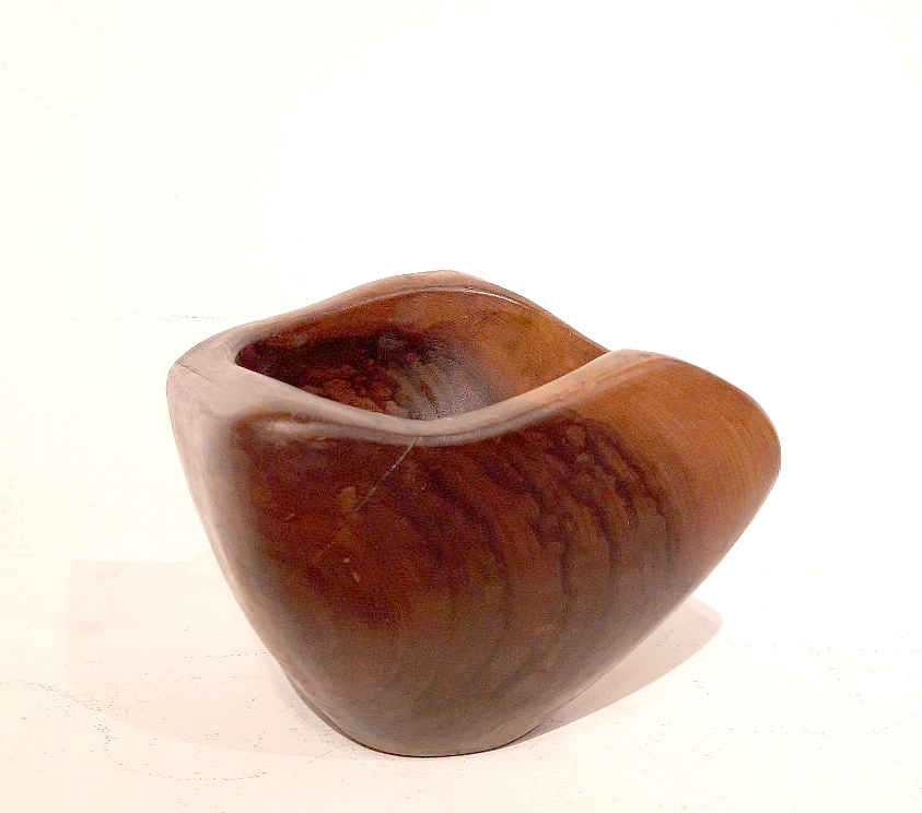 M 138 JFC Large free form bowl in solid Olive wood carved in the manner of Noll