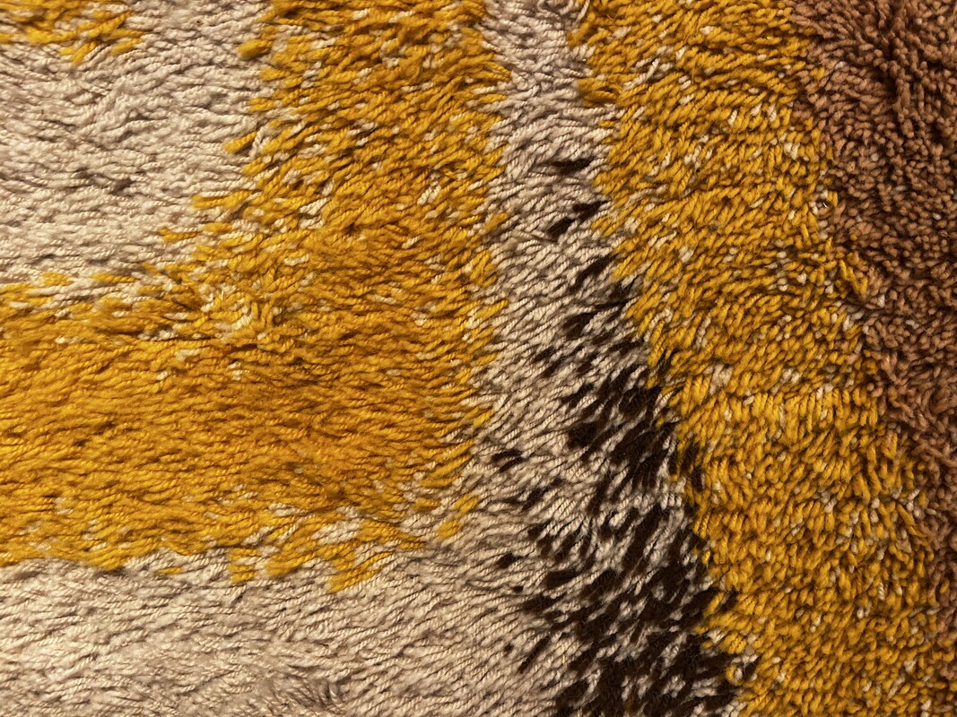 M 141 SC vintage carpet 