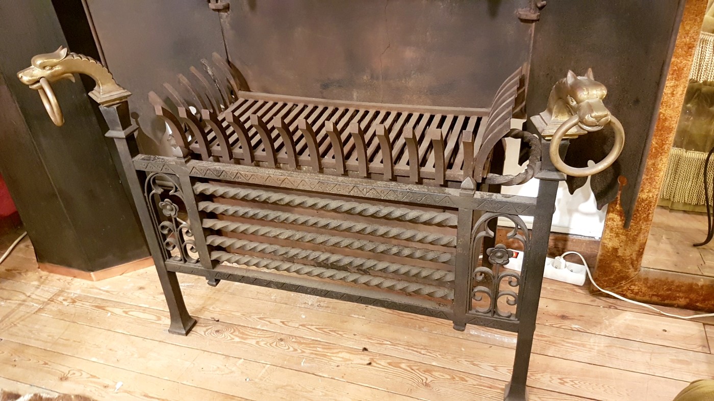 M 202 JFC Wrought iron neo gothic fireplace late 19° S