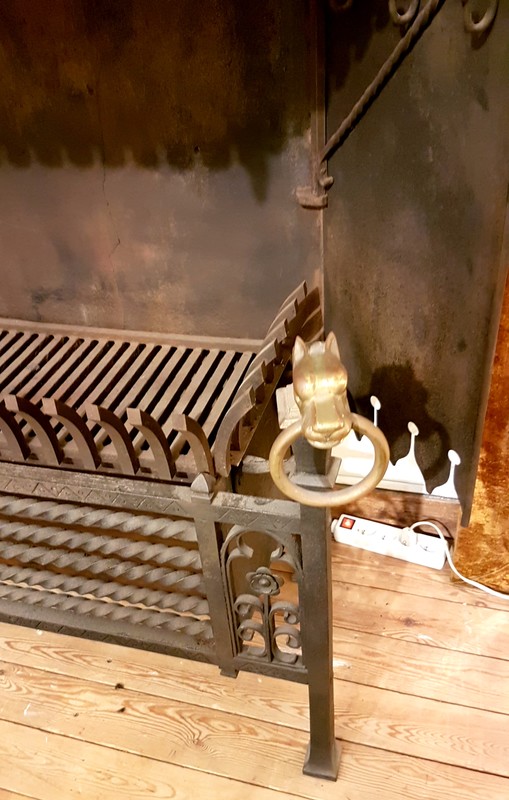 M 202 JFC Wrought iron neo gothic fireplace late 19° S